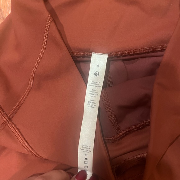 Lululemon size 6 legging - Picture 3 of 3